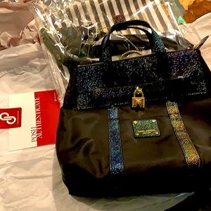 Adorable Henri Bendel Jetsetter Petrol😍!